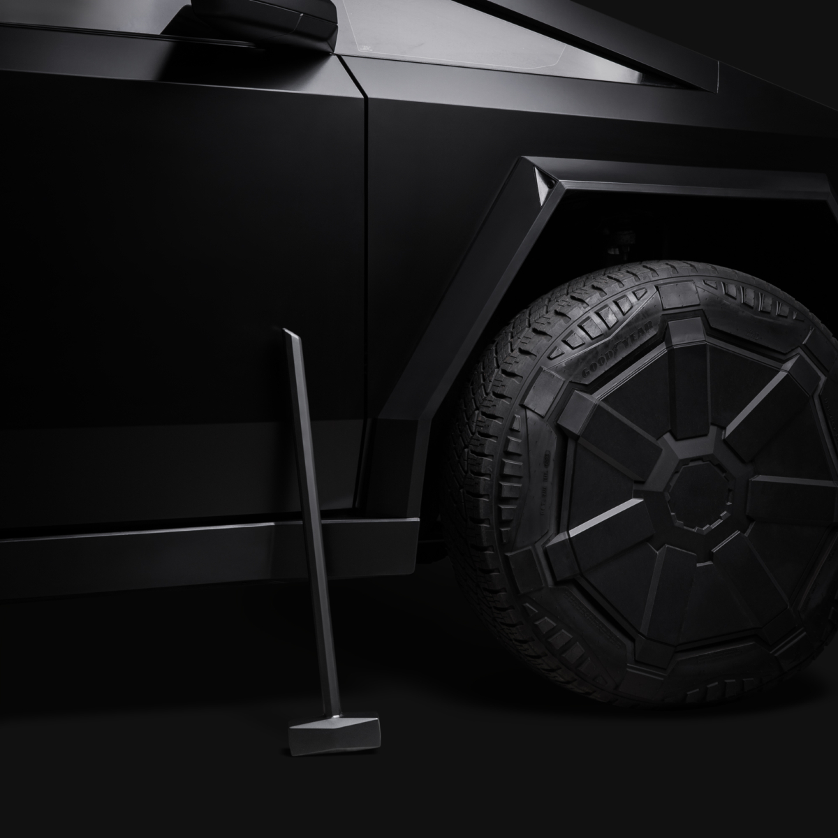 Elon Musk推出了「Cyber​​Hammer」