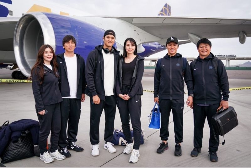 大谷（左三）與水原（左二）自2017年起至今已合作多年，關係相當不錯。