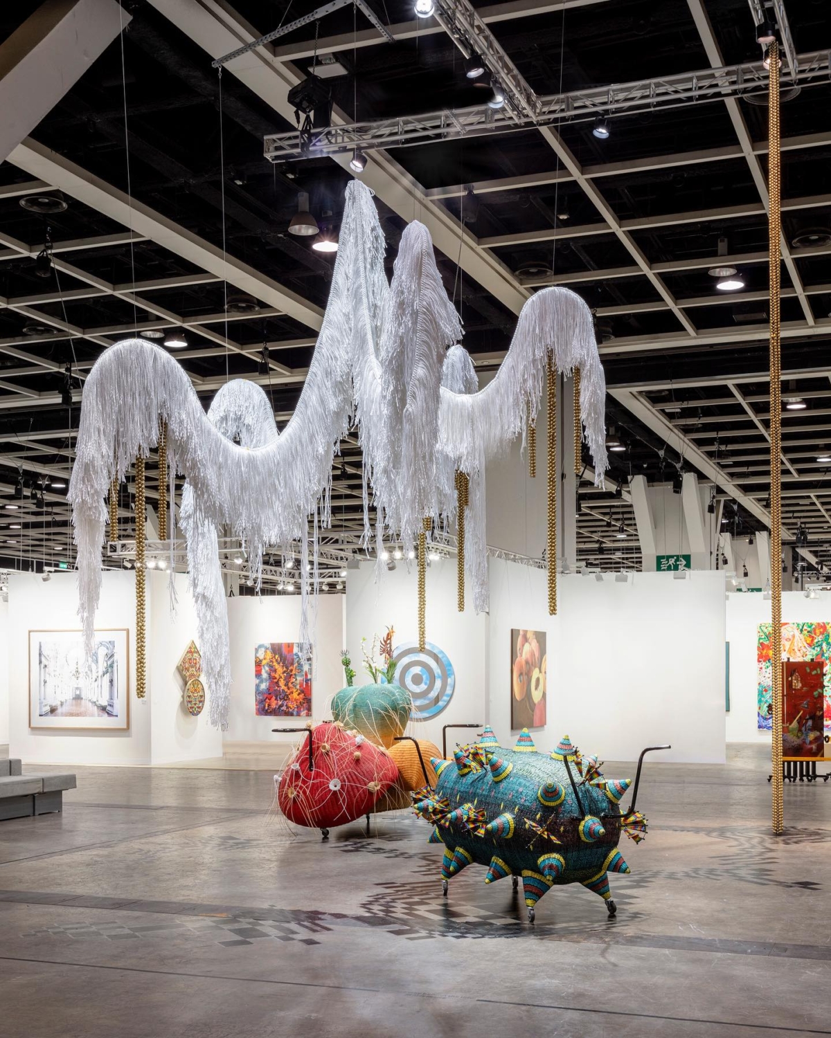 KuKje Gallery帶來韓國藝術家Haegue Yang作品《Contingent Spheres》