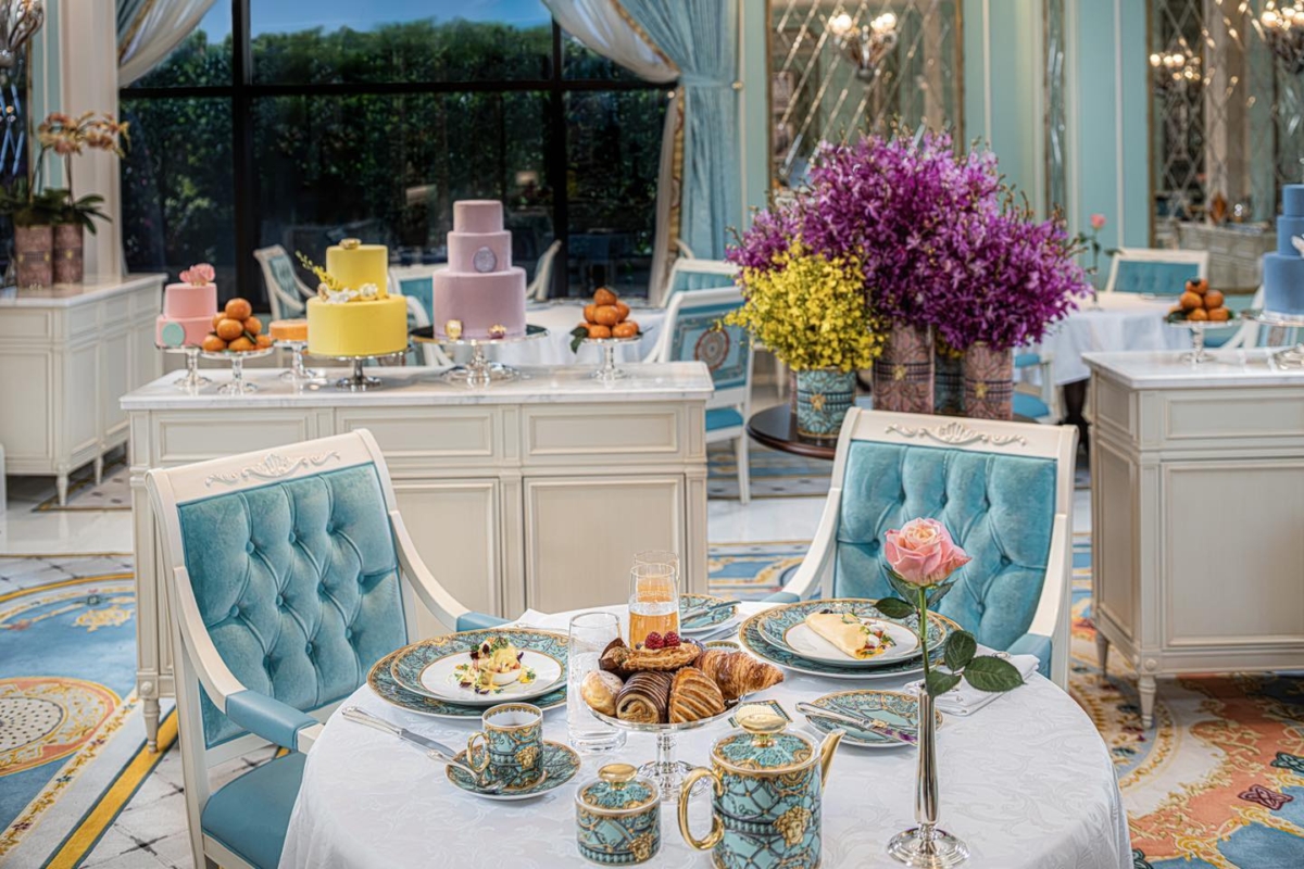 La Scala del Palazzo以Versace × Rosenthal陶瓷為特色