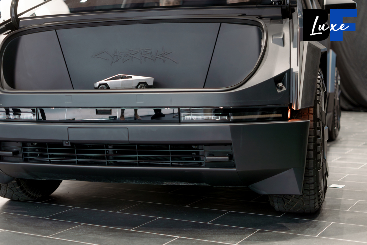 車頭部分亦設有儲物空間