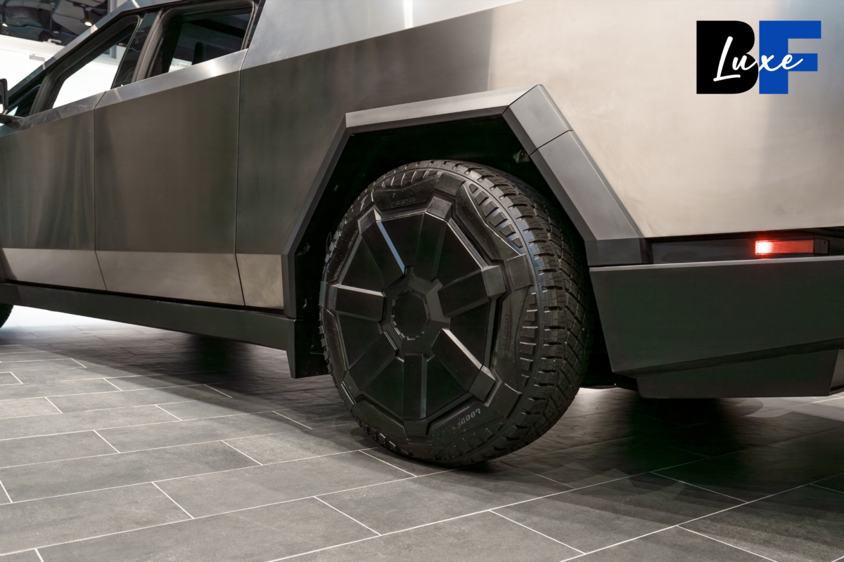 專屬升降套件，離地高度最高提升至19.5英吋