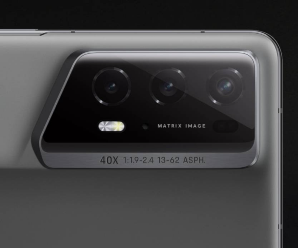 仿造Porsche車款後車窗的溜背弧形造型