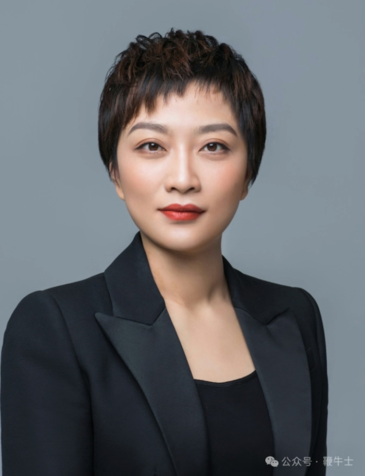 有內部知情人士透露,璩靜帶領的百度公關部門,要求全體員工開通短視頻自媒體賬號,以此方式為公司營銷,不接受的代價則為離職走人,造成數名員工離開公司。