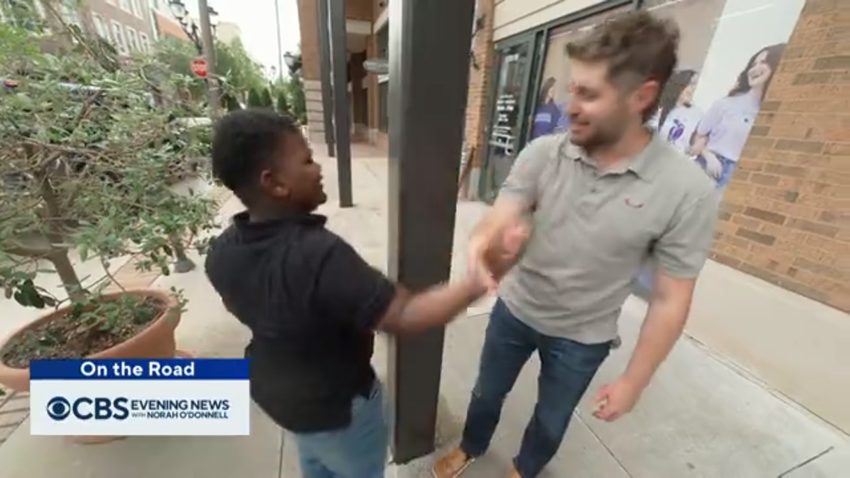 艾利斯直率單純的話，令馬特感到十分感動，之後兩人更成為了相差33歲的忘年之交。