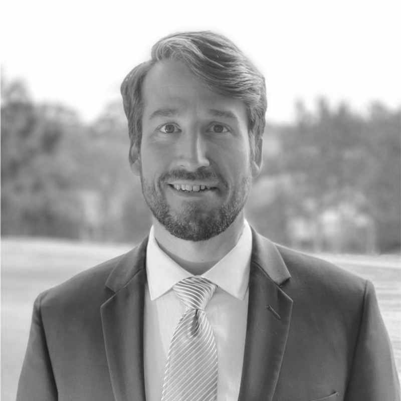 美國銀行(Bank of America)投資銀行助理Leo Lukenas III突因「急性冠狀動脈血栓」猝死,終年僅35歲。