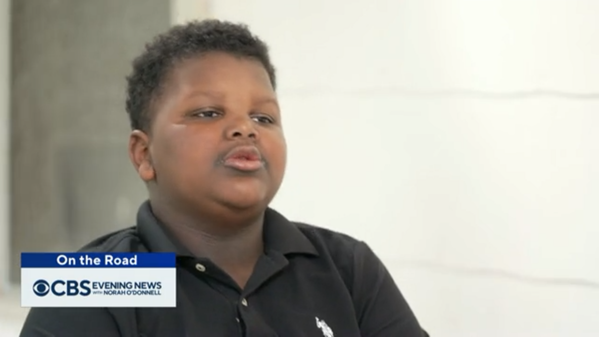 艾利斯一直想幫助一個無家可歸的人，而當時他手中的1美元，則是他剛剛因考獲好成績所得到的獎勵，亦是他僅有的所有錢財。