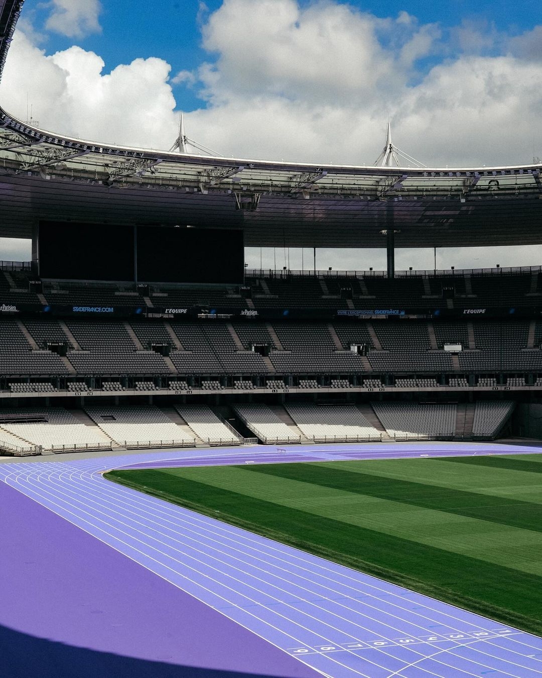 選擇了兩種一深一淺紫色調