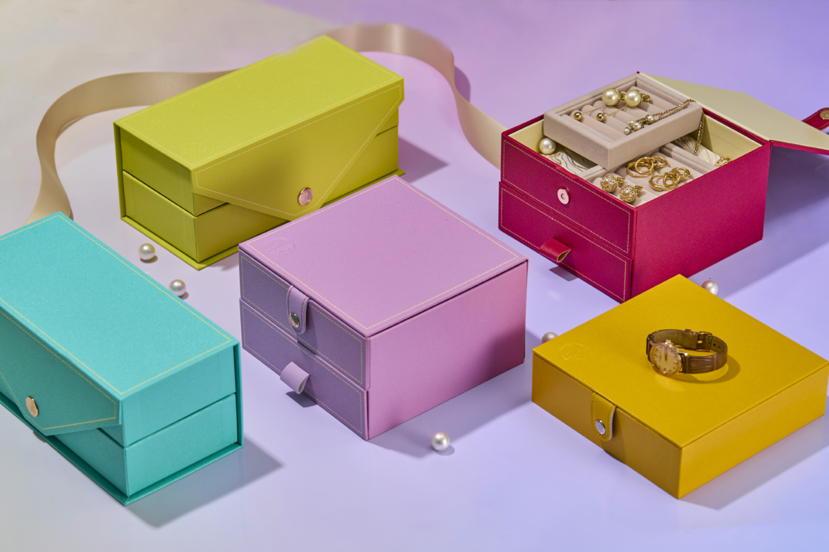 全新青檸綠及寶石紅禮盒首次登場