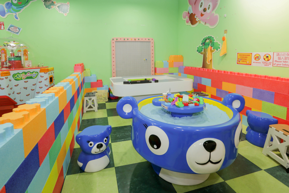 AEON STYLE荃灣致力提供一個充滿夢想的廣闊空間,讓小朋友感到興奮刺激並綻放笑容。