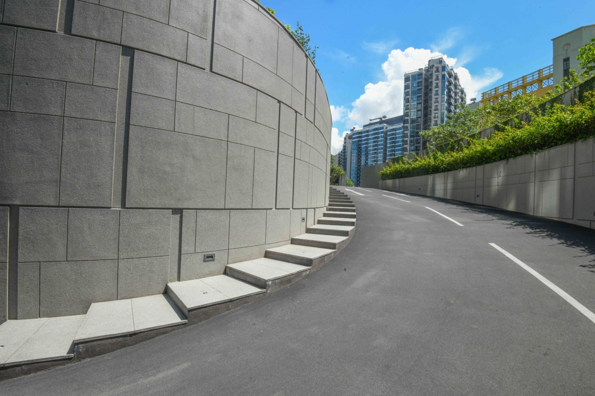 俗稱花漆或者石頭漆的噴漆，只需要較少的石礦就能做到有同樣的外觀效果