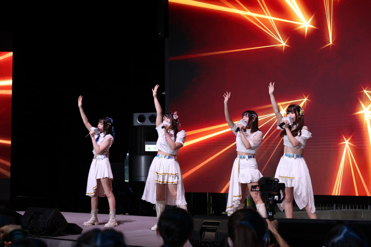 現場設有近50個互動體驗，圍繞「智慧生活」、「機械人技術」、「運動與遊戲」及「藝術與文化」四個主題展開，吸引不同年齡層親身感受數碼科技結合娛樂及智慧生活的樂趣。