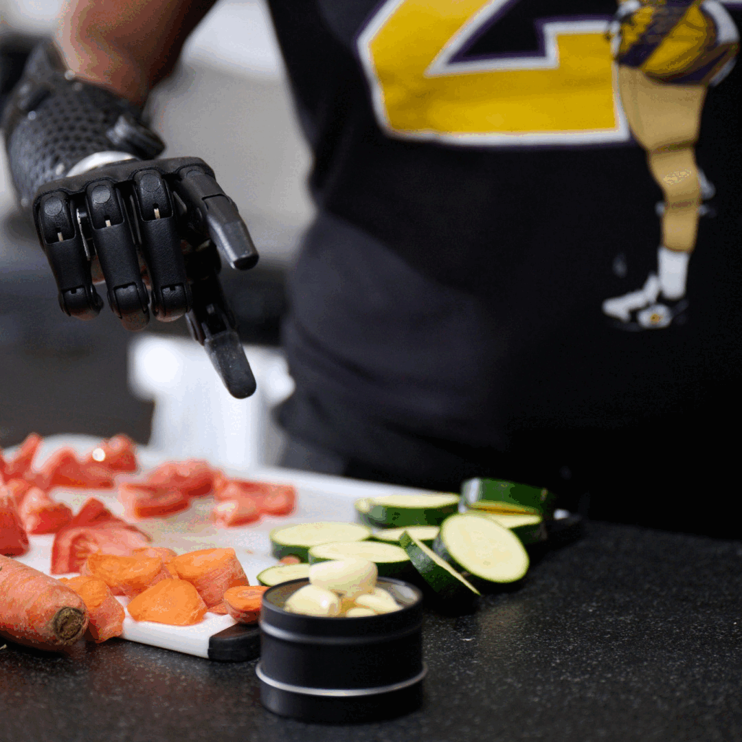 Hero Pro提供7種直覺式握持模式，讓使用靈活操控日常生活的用品