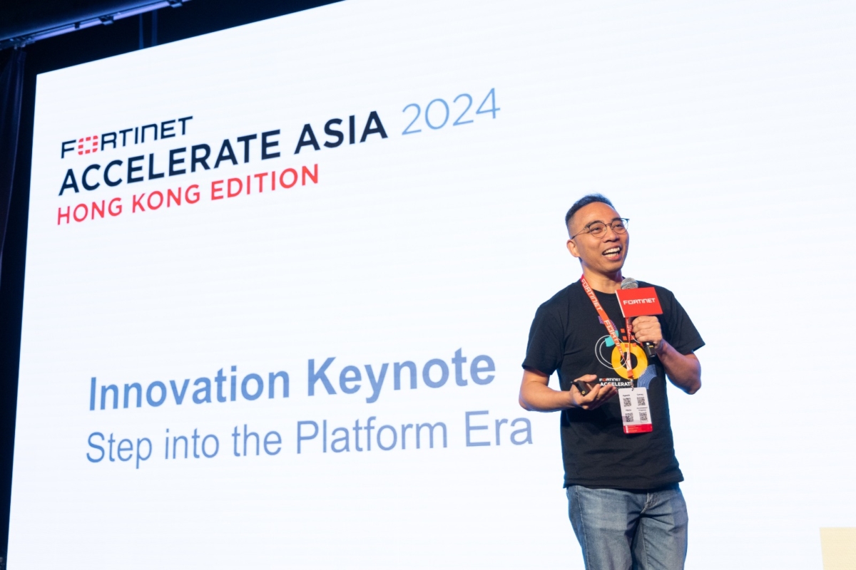 Fortinet香港、澳門及蒙古區系統工程主管Nick Ng 介紹FortiOS 7.6 全新升級如何協助強化企業網絡防護能力。