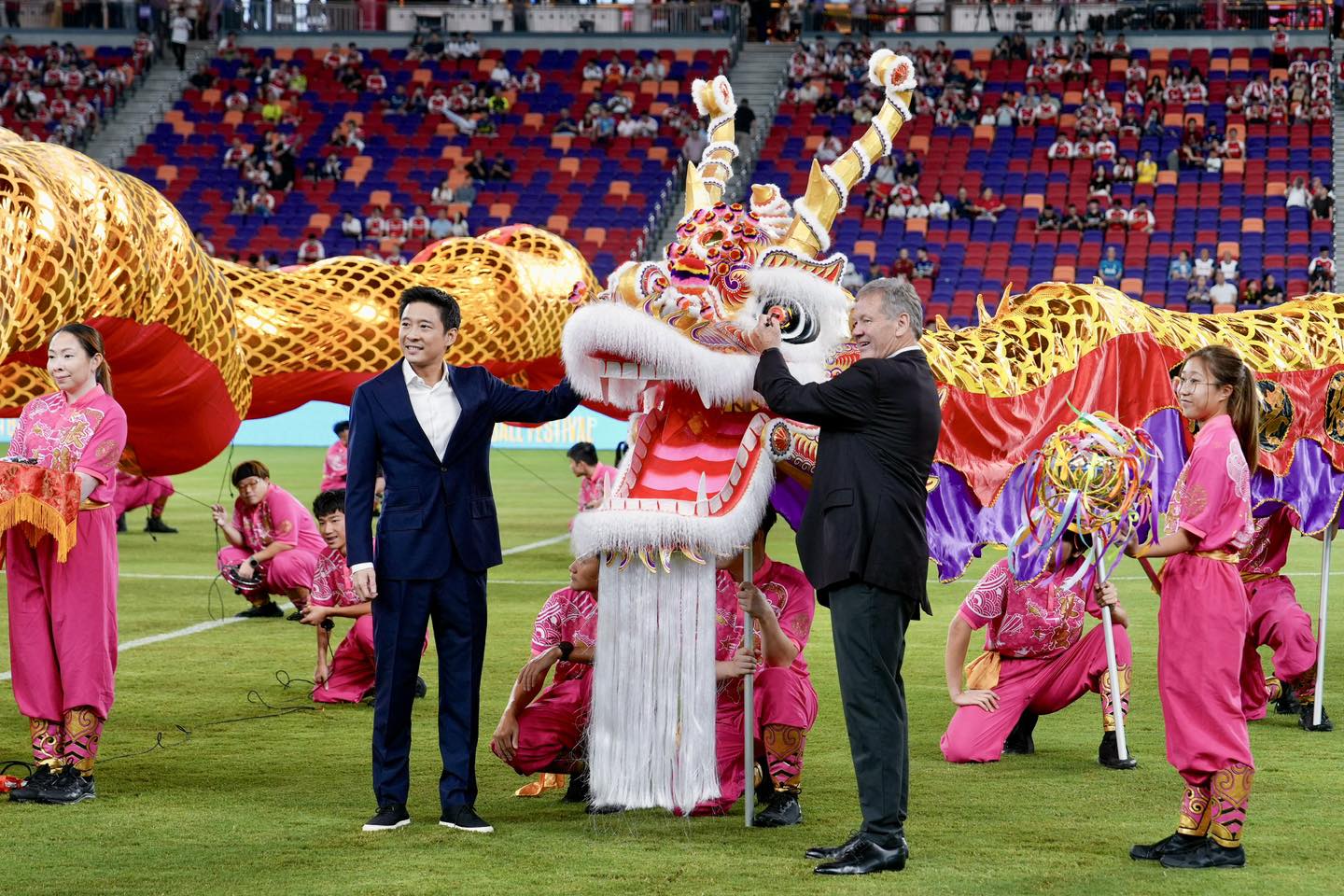 足總主席霍啟山呼籲香港仿效日本及台灣搞好球賽經濟。