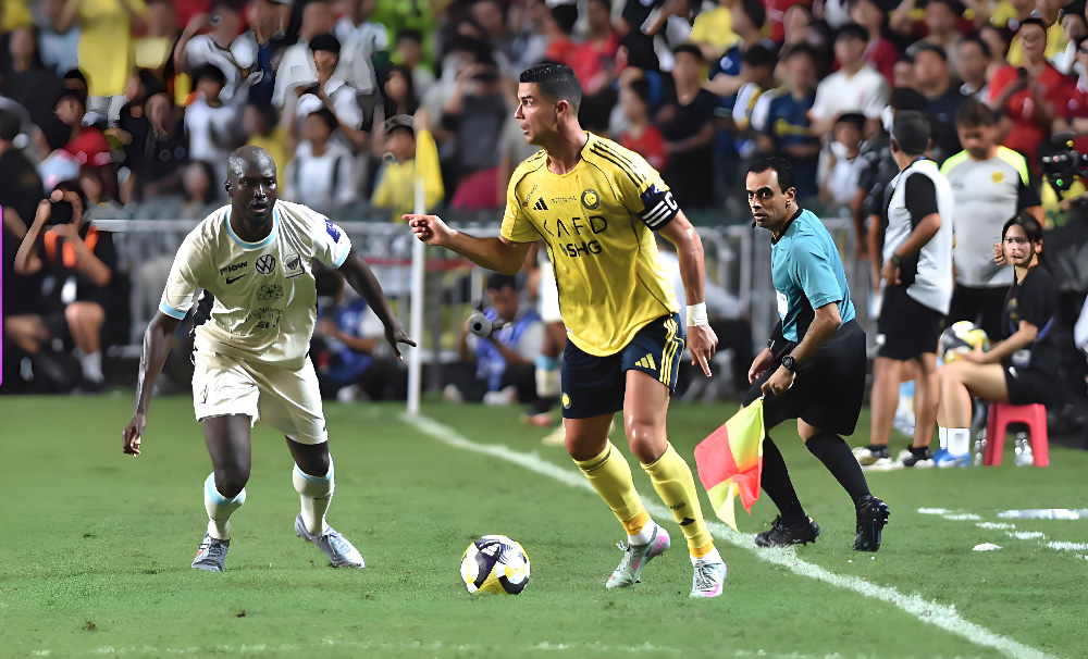 球王C朗為香港3萬迷入場球迷帶來一個難忙的晚上。