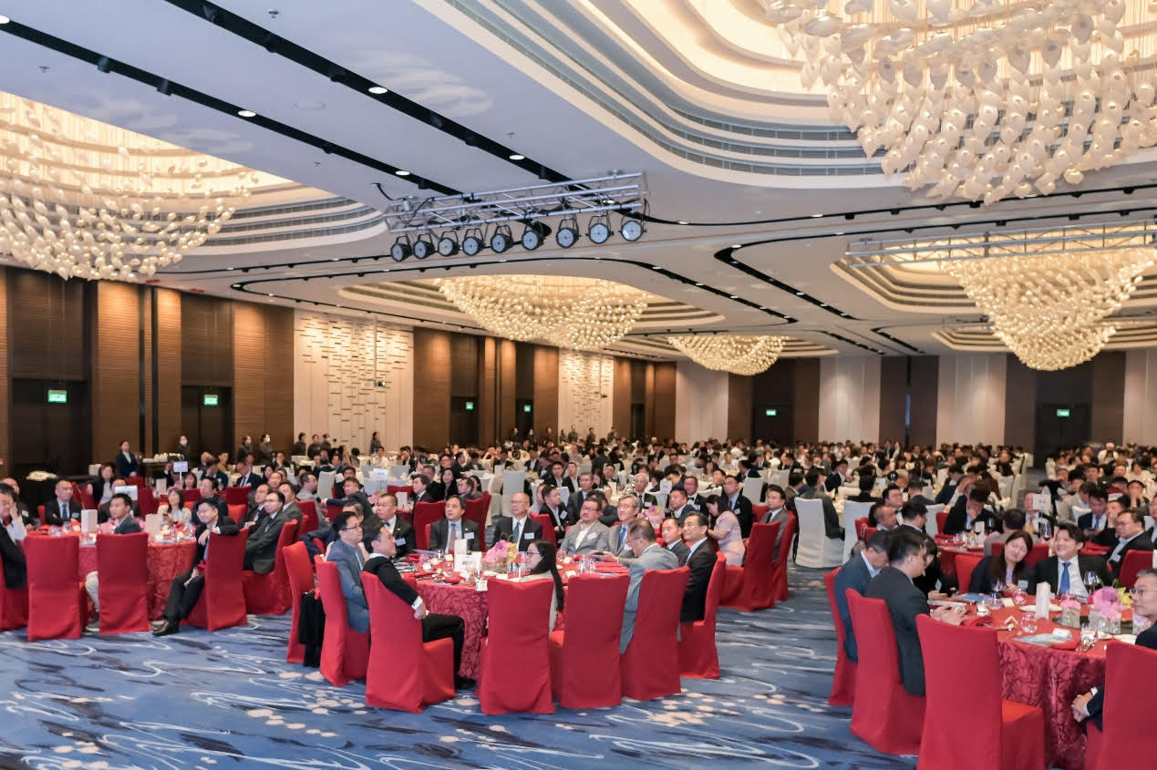 500多位嘉賓出席盛會,場面盛大。