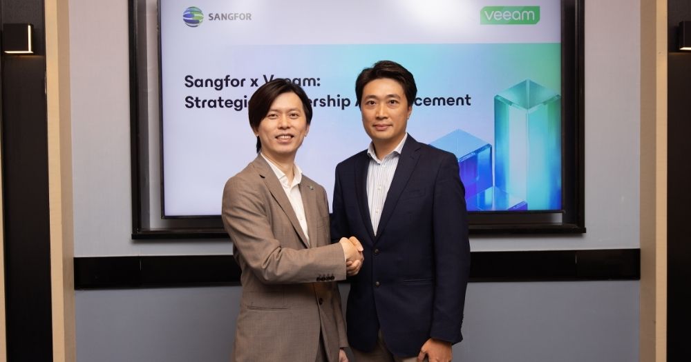 Sangfor Technologies亞太地區業務總經理姚成志 (左) 與 Veeam大中華及蒙古區副總裁陳超成 (右) 攜手合作，為VMware虛擬化平台用戶提供高性價比的優質替代方案。